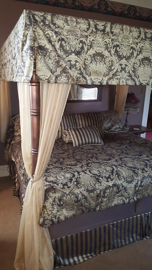 Riverview Mansion Bed & Breakfast Metropolis Dış mekan fotoğraf